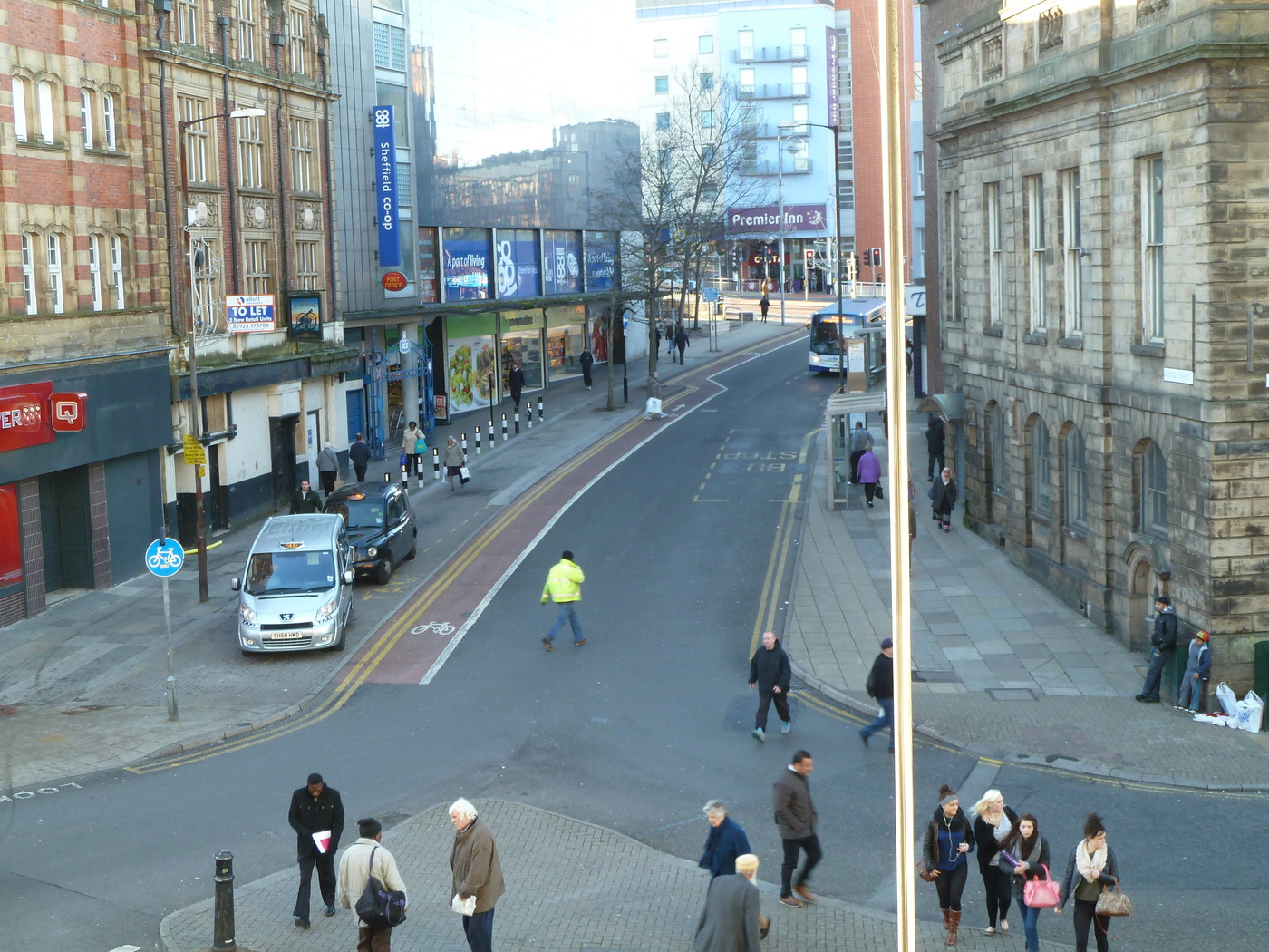  A great cycle facility, allows cyclists to enter the city centre avoiding the big arterial routes.